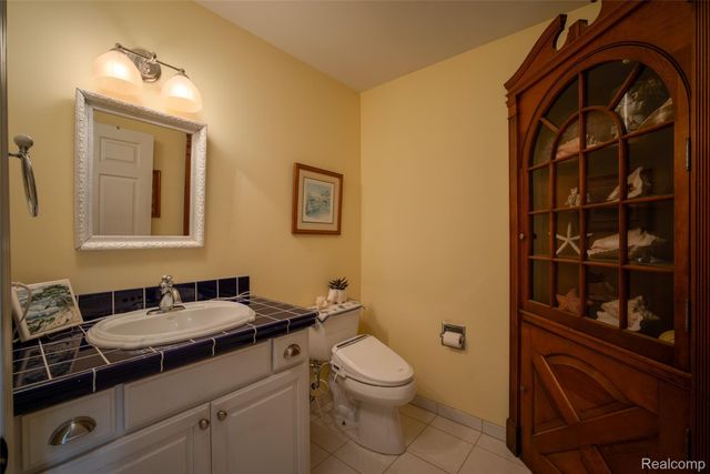 9404 River Road, Algonac, MI 48001
