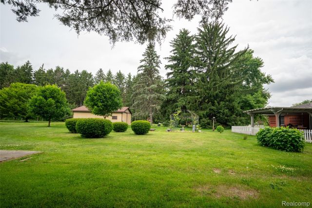 9404 River Road, Algonac, MI 48001