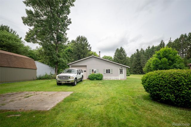 9404 River Road, Algonac, MI 48001