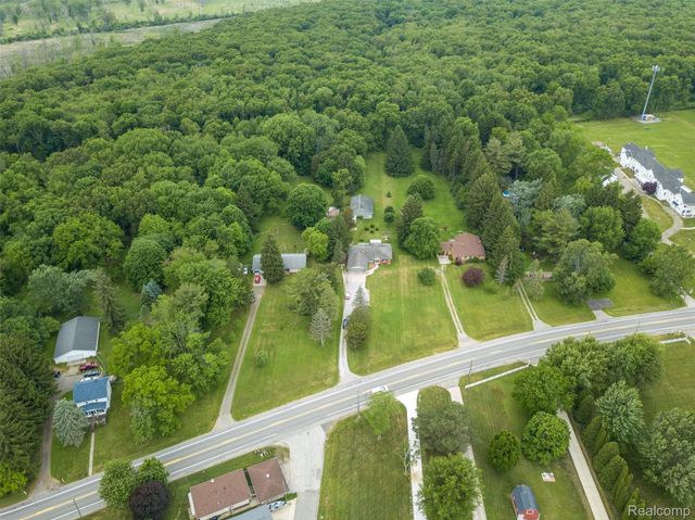 9404 River Road, Algonac, MI 48001