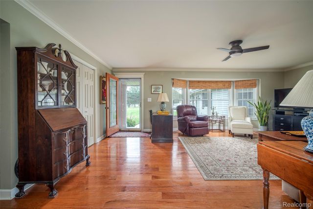 9404 River Road, Algonac, MI 48001