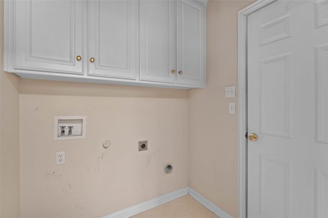 500 Quail Cove Court, Hurst, TX 76054