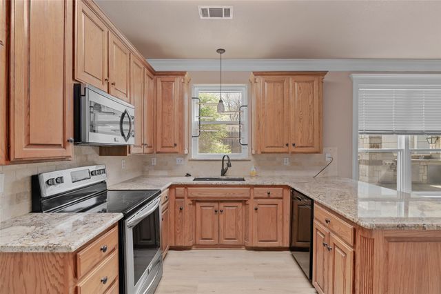 500 Quail Cove Court, Hurst, TX 76054