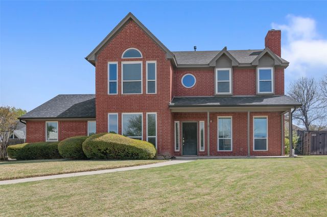 500 Quail Cove Court, Hurst, TX 76054