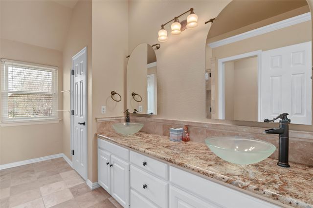 500 Quail Cove Court, Hurst, TX 76054