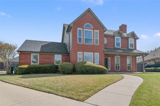 500 Quail Cove Court, Hurst, TX 76054