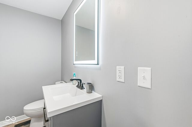 225 Maple Street, Tipton, IN 46072