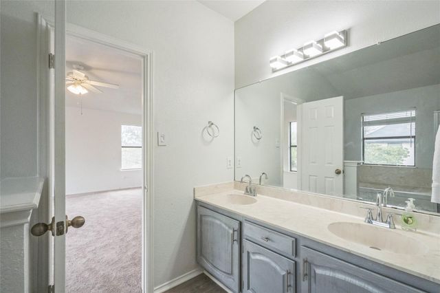 910 Crieff Cross DR, Pflugerville, TX 78660