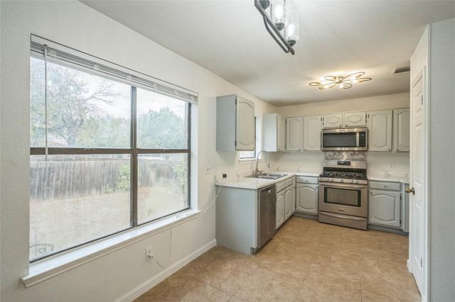910 Crieff Cross DR, Pflugerville, TX 78660