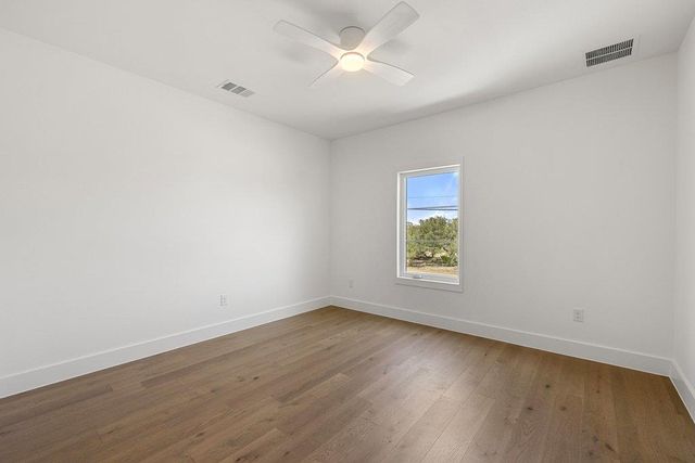 9207 Zyle RD, Austin, TX 78737