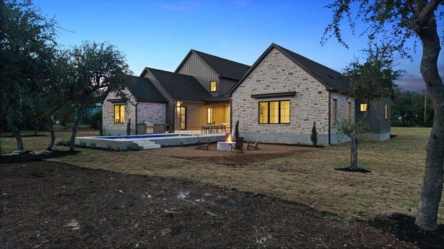 9207 Zyle RD, Austin, TX 78737