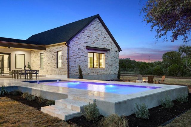 9207 Zyle RD, Austin, TX 78737