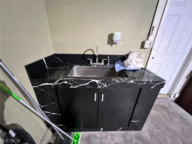 5009 Mesa View Drive, Las Vegas, NV 89120