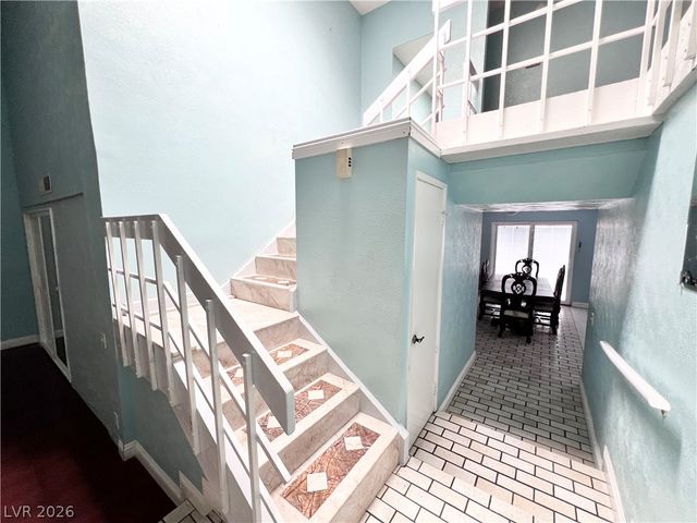5009 Mesa View Drive, Las Vegas, NV 89120