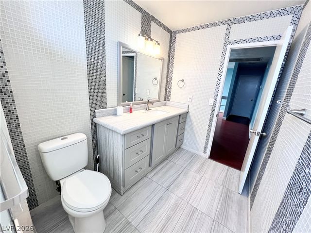 5009 Mesa View Drive, Las Vegas, NV 89120