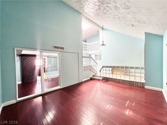 5009 Mesa View Drive, Las Vegas, NV 89120