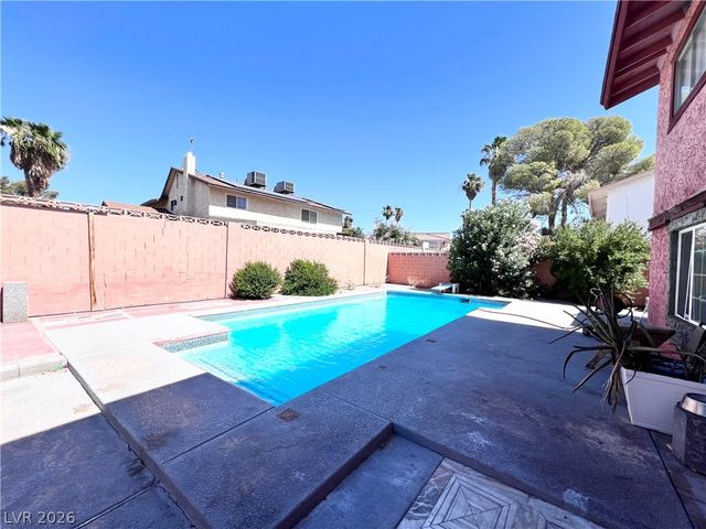 5009 Mesa View Drive, Las Vegas, NV 89120