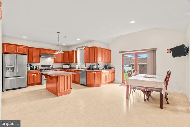 12 PAR AVE, Bensalem, PA 19020