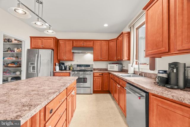 12 PAR AVE, Bensalem, PA 19020