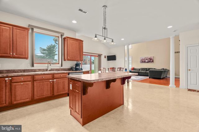 12 PAR AVE, Bensalem, PA 19020