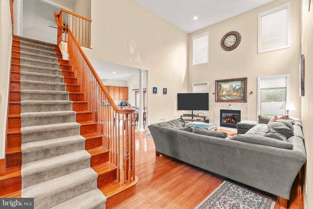 12 PAR AVE, Bensalem, PA 19020