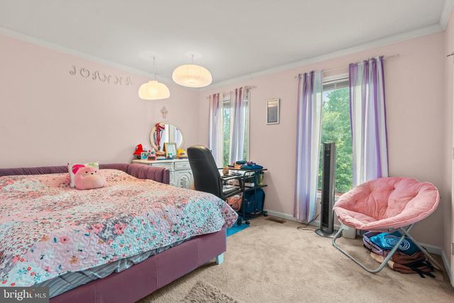 12 PAR AVE, Bensalem, PA 19020