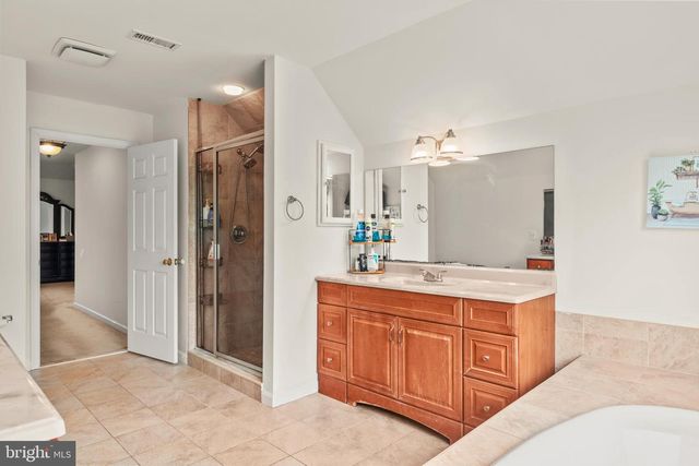 12 PAR AVE, Bensalem, PA 19020