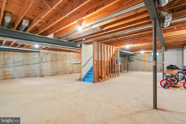 12 PAR AVE, Bensalem, PA 19020