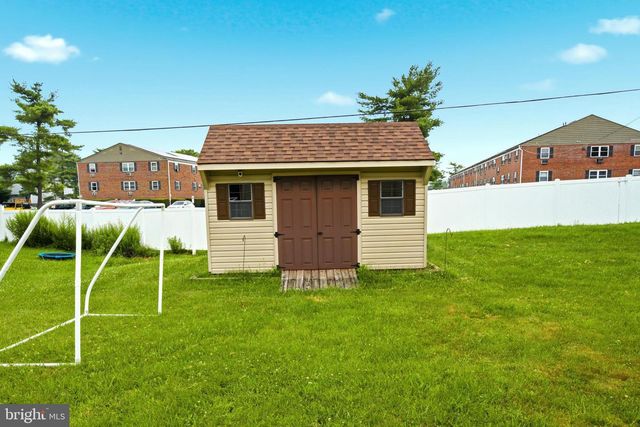 12 PAR AVE, Bensalem, PA 19020