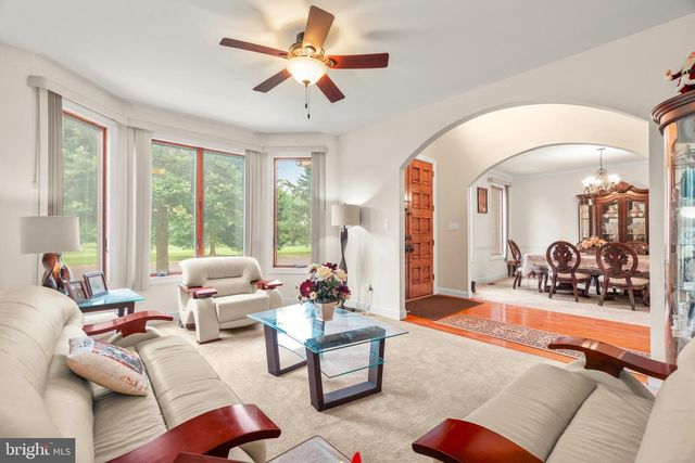 12 PAR AVE, Bensalem, PA 19020