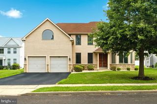 12 PAR AVE, Bensalem, PA 19020