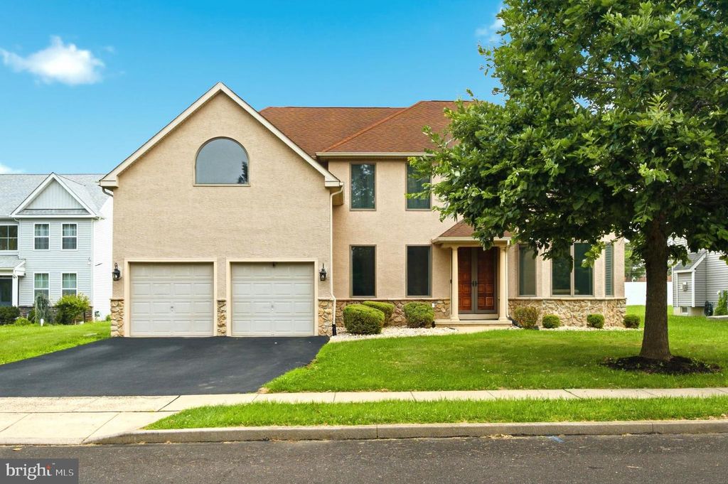 12 PAR AVE, Bensalem, PA 19020