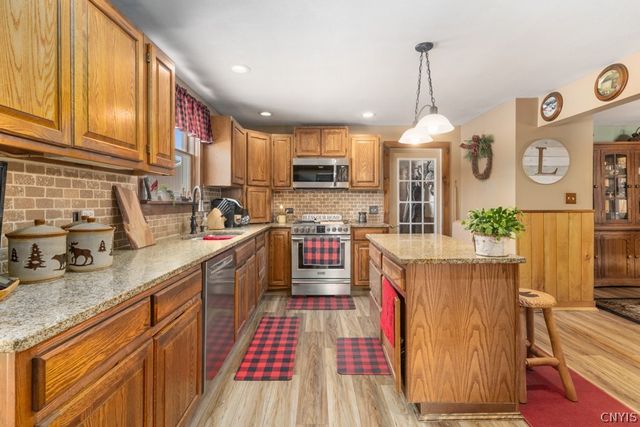 10017 Mallory Road, New Hartford, NY 13413