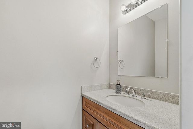 17 BROPHY DR, Ewing, NJ 08638
