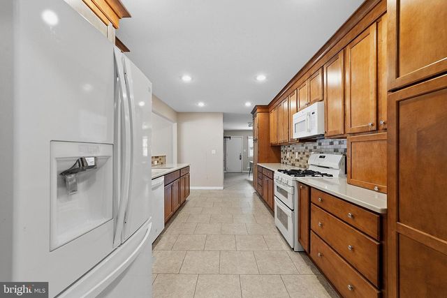 17 BROPHY DR, Ewing, NJ 08638