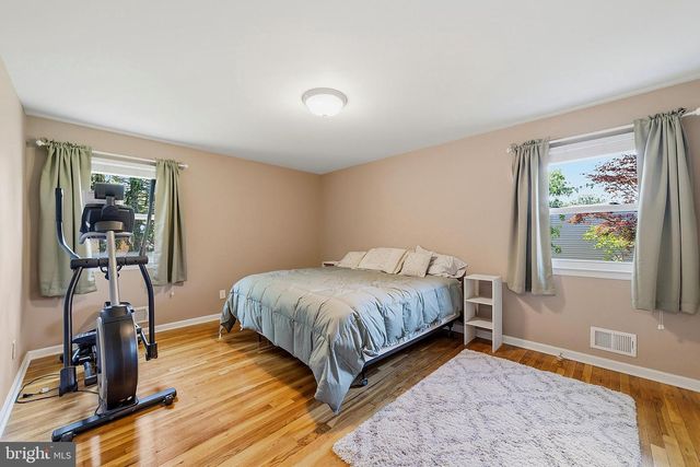 17 BROPHY DR, Ewing, NJ 08638