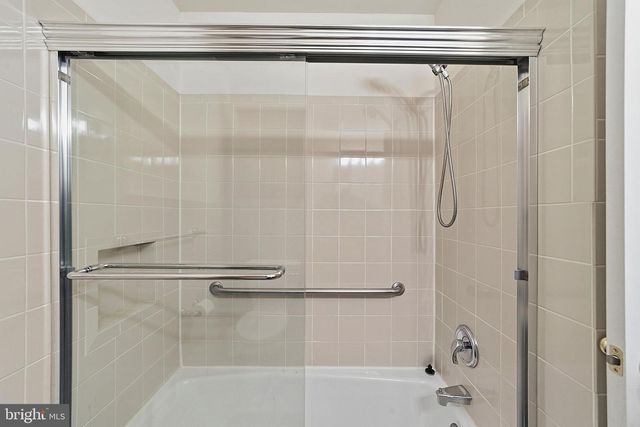 17 BROPHY DR, Ewing, NJ 08638