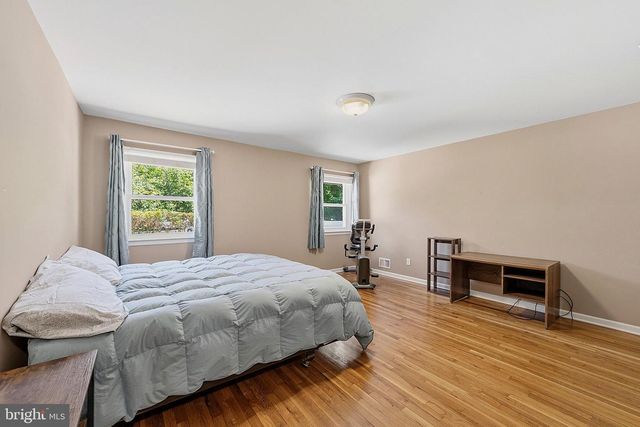 17 BROPHY DR, Ewing, NJ 08638