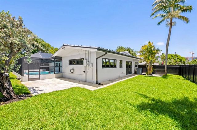 2811 NE 53rd Court, Lighthouse Point, FL 33064