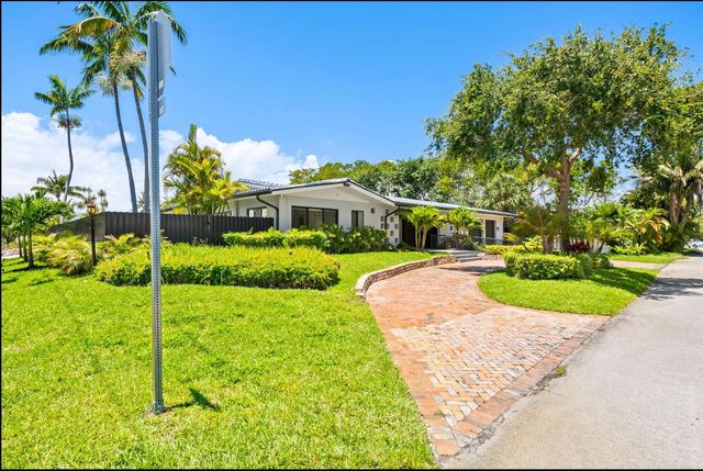 2811 NE 53rd Court, Lighthouse Point, FL 33064