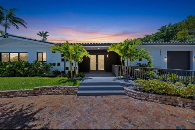 2811 NE 53rd Court, Lighthouse Point, FL 33064