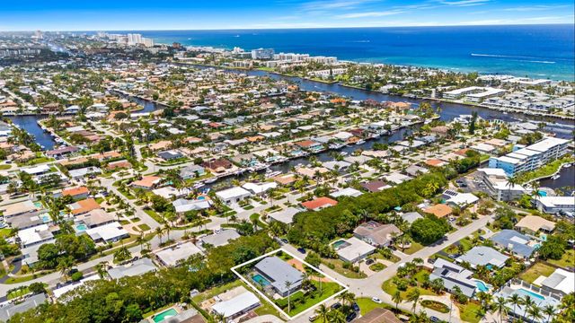 2811 NE 53rd Court, Lighthouse Point, FL 33064