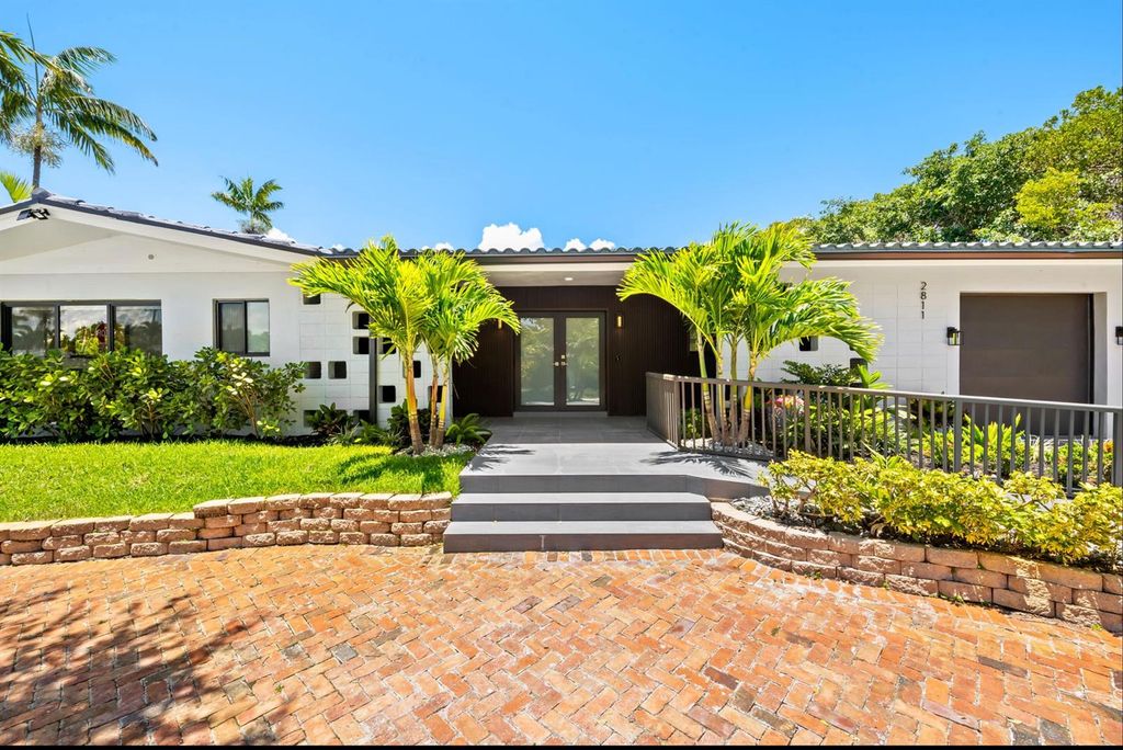 2811 NE 53rd Court, Lighthouse Point, FL 33064