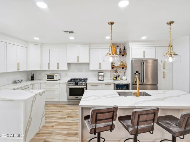 5229 N 18TH Place, Phoenix, AZ 85016