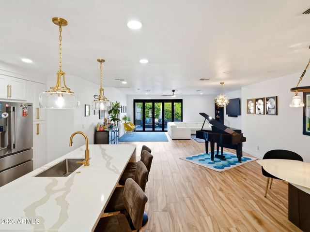 5229 N 18TH Place, Phoenix, AZ 85016