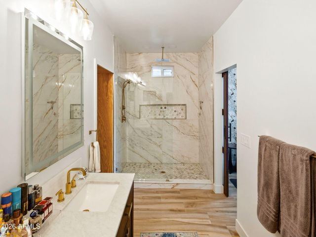 5229 N 18TH Place, Phoenix, AZ 85016