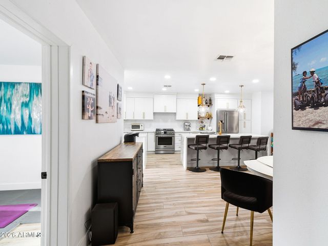 5229 N 18TH Place, Phoenix, AZ 85016