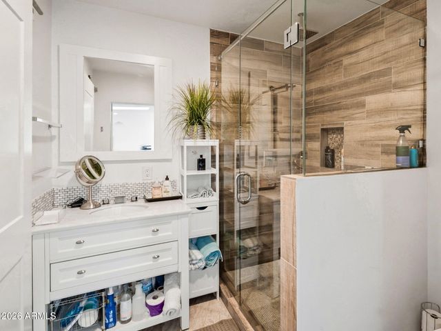 5229 N 18TH Place, Phoenix, AZ 85016