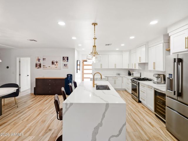 5229 N 18TH Place, Phoenix, AZ 85016