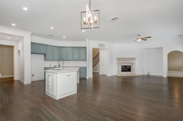 921 Pine Burst Drive, Allen, TX 75013